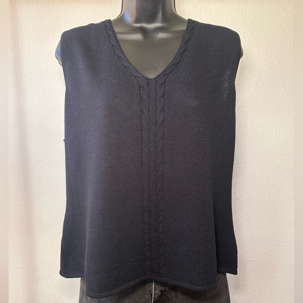 St. John Classic Knit Tank with Cable Detailing - Picture 2 of 8